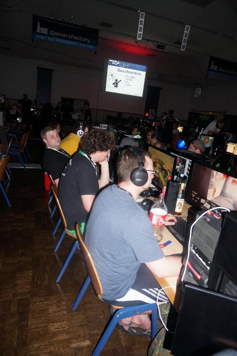 LAN
